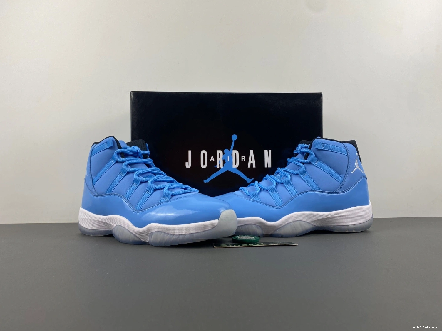 29) Flight Ultimate Gift of 717602-900 Jordan - (11 0928